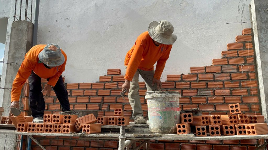 thầu xây thô ở hóc môn